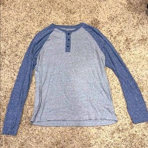 Levi’s long sleeve shirt